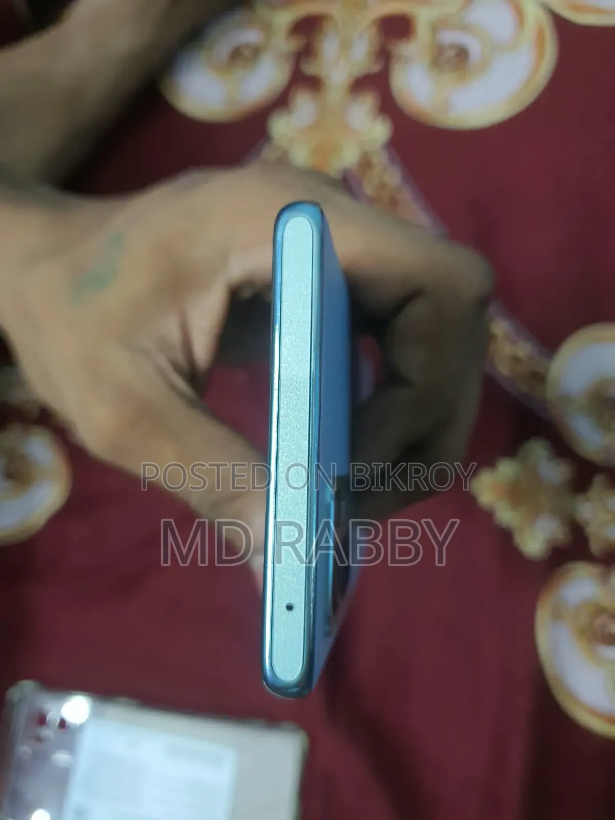 অপ্পো রেনো ২৫৬ জিবি
