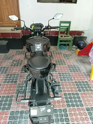 নতুন হিরো এক্সট্রিম ১২৫আর ২০২৫ কালো