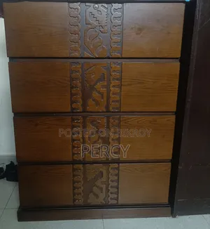 চার ড্রয়ারের ওয়ারড্রোব