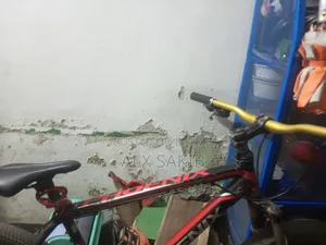 সাইকেল টার একটা ব্রেক আর একটা গিয়ার নাই বাকি সব কিছু ভালো আসে আপনি নিজে এসে দেখে ভালো মতো চেক করে তার পর নিবেন 
এমনি তে খুব ভালো আসে আমি প্রায় 7-8 মাস ইউজ করেছি