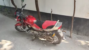 Yamaha 2006 Red