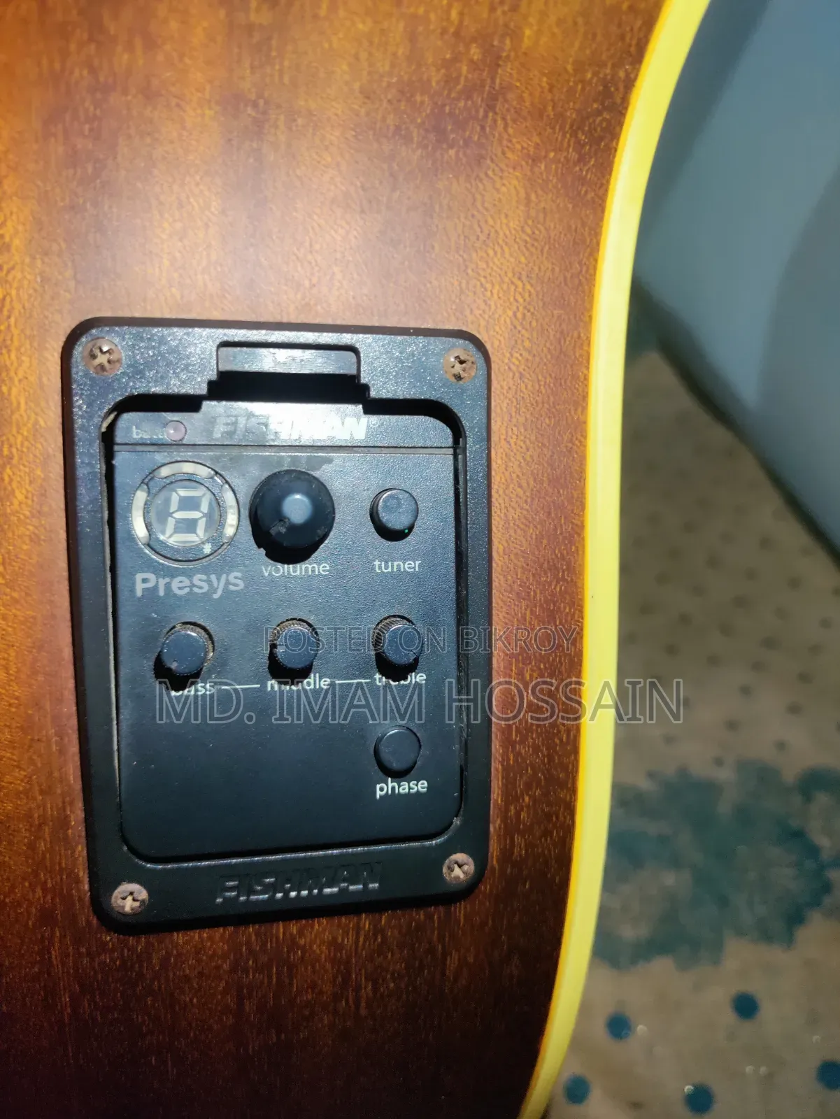 ইকুয়ালাইজারসহ ফেন্ডার অ্যাকৌস্টিক গিটার