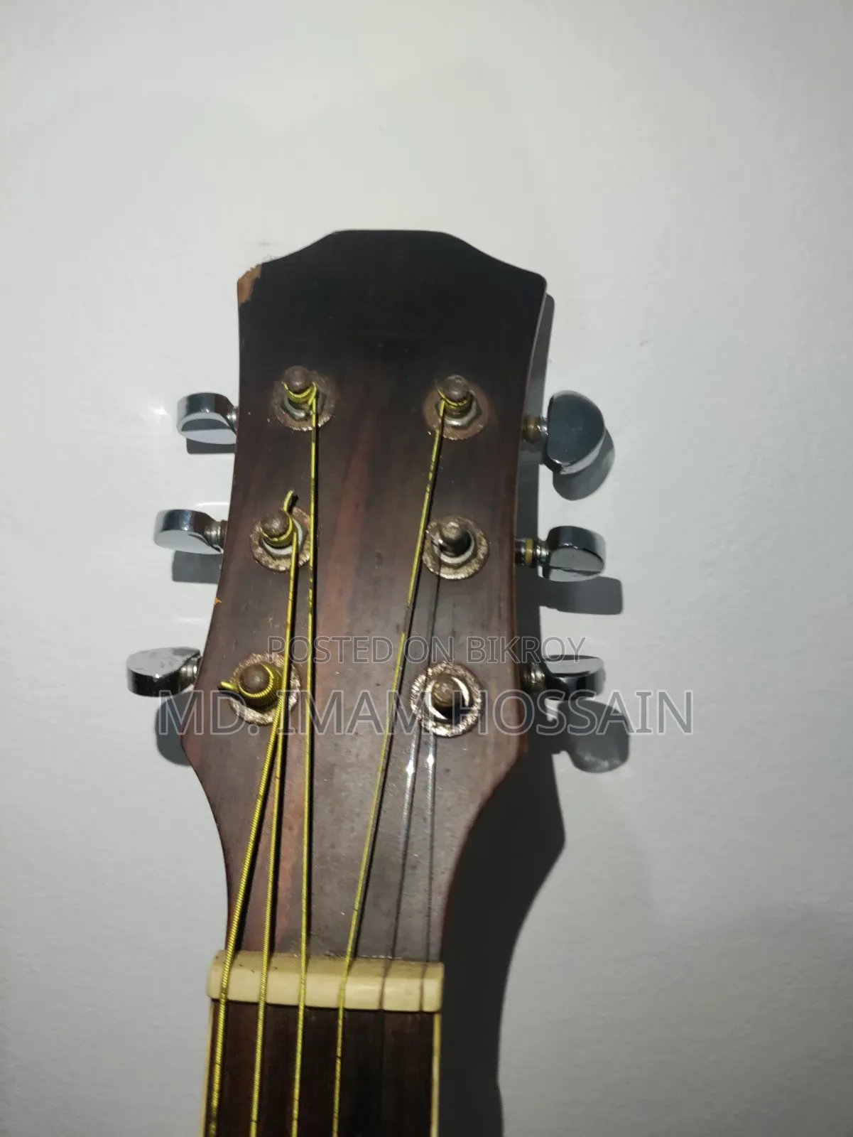 ইকুয়ালাইজারসহ ফেন্ডার অ্যাকৌস্টিক গিটার