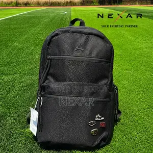পুরুষদের জন্য স্টাইলিশ কালো ব্যাকপ্যাক – NEXAR