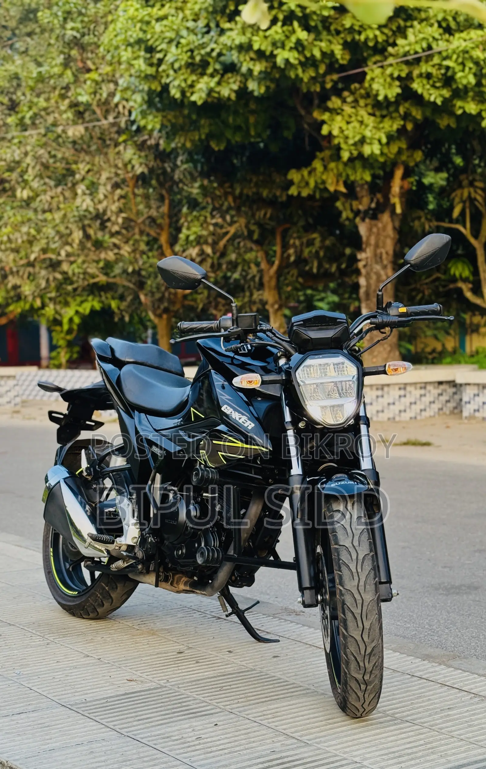 সুজুকি জিক্সার ২০২৫ কালো