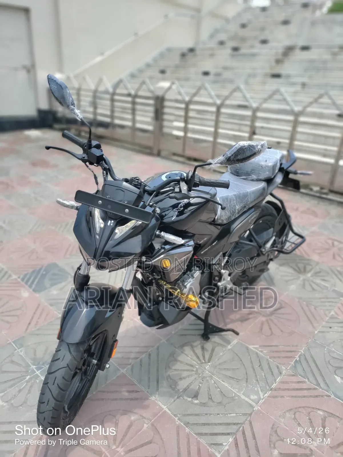 হিরো এক্সট্রিম ১২৫আর ২০২৬ কালো