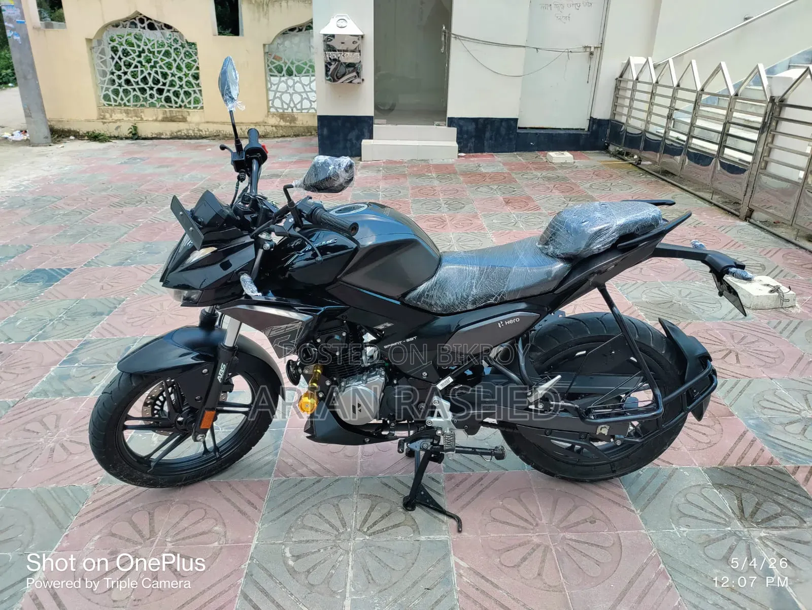 হিরো এক্সট্রিম ১২৫আর ২০২৬ কালো