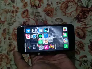 অ্যাপল আইফোন ৮ ৬৪ জিবি ব্ল্যাক