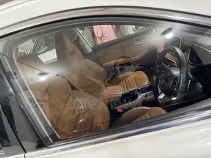এমজি এইচএস এসেন্স ১.৫টি ২০২১ হোয়াইট