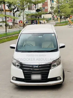 Toyota Noah 1.8 Front-Wheel Drive Hybrid (7 seater) 2014 Pearl