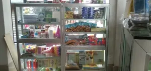 কাচের রেক অনেক মজবুত করে বানানো হয়েছে