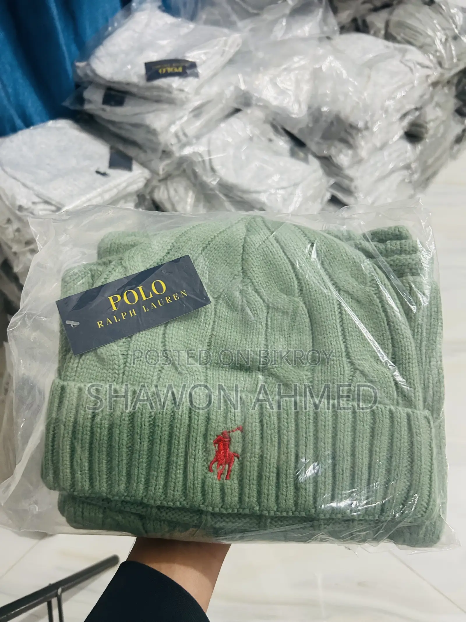 Ralph Lauren Beanie and Muffler Set. Available in Stock!!