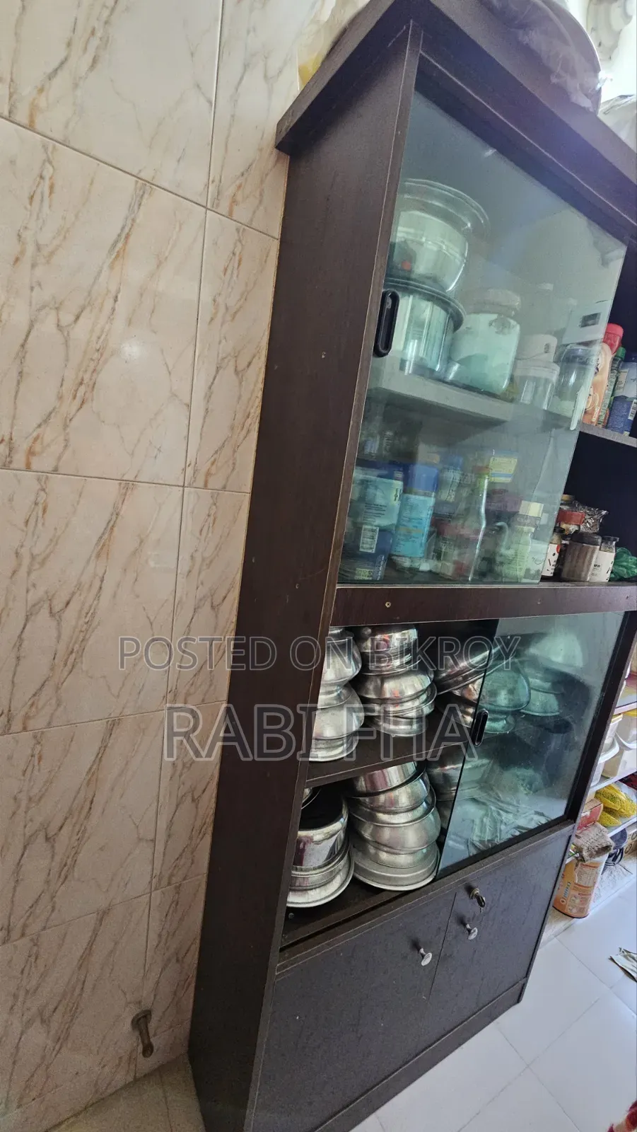 ছোট কেবিনেট