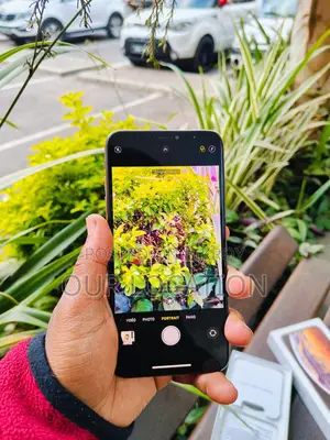 Apple iPhone XS 64 GB Gold