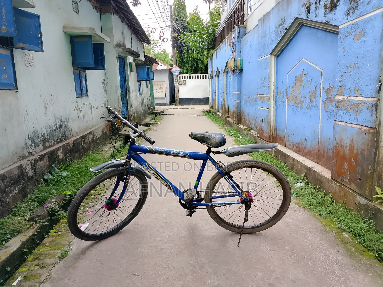 ব্যবহৃত ফ্রেশ কন্ডিশনের দুরন্ত সাইকেল বিক্রি হবে!