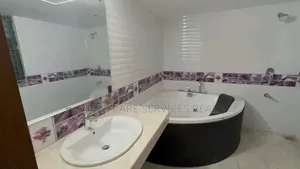 5-Bedroom Apartment in Gulshan for sale