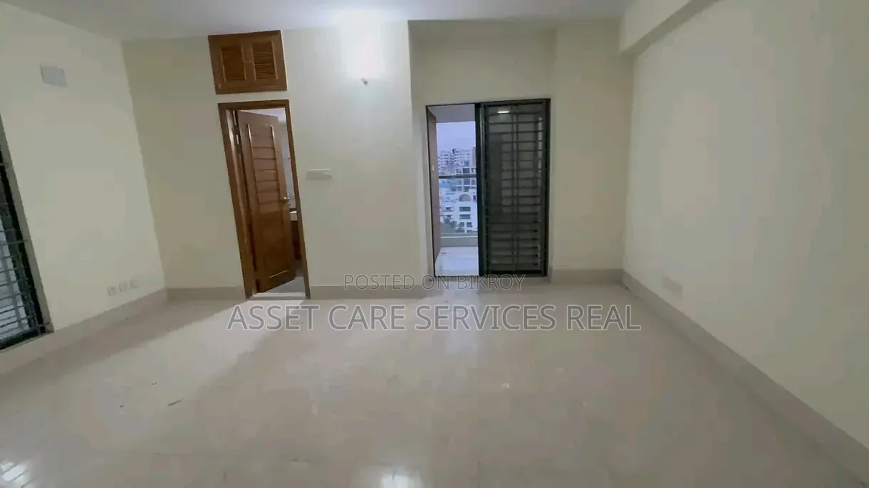 5-Bedroom Apartment in Gulshan for sale