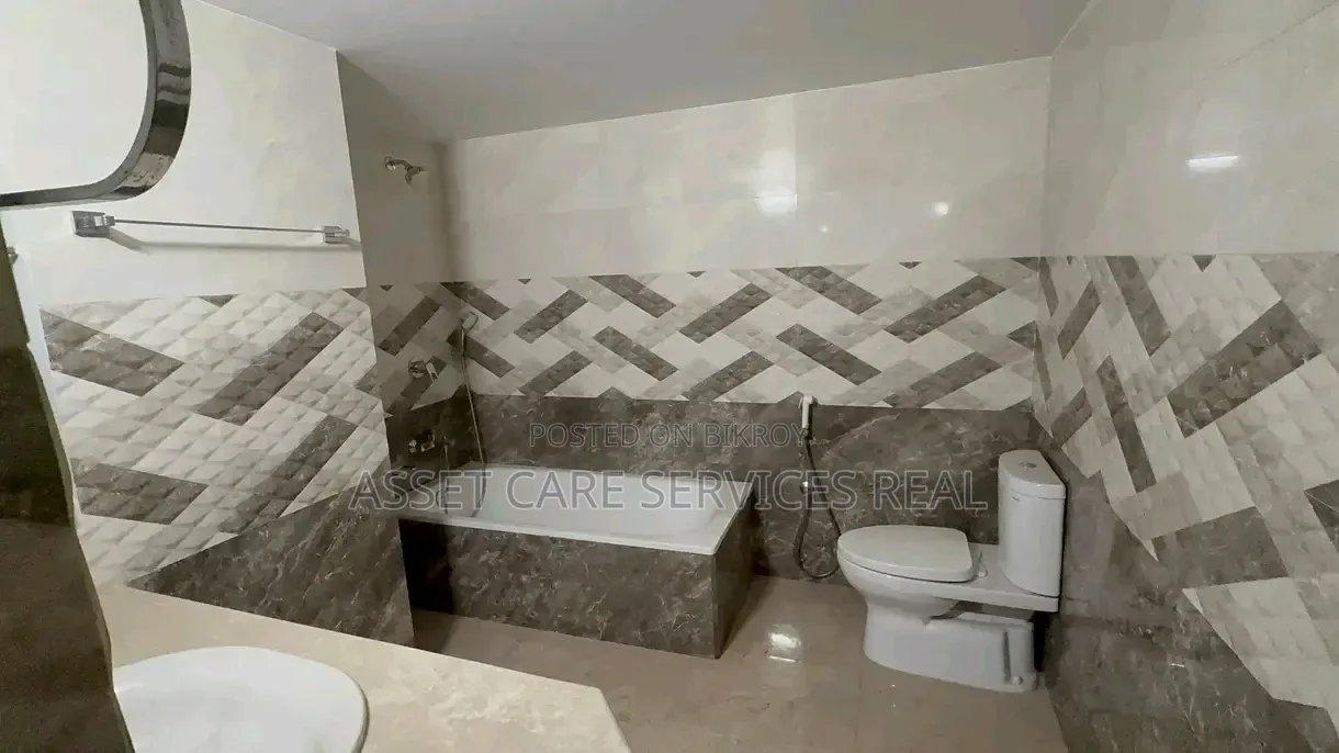 5-Bedroom Apartment in Gulshan for sale