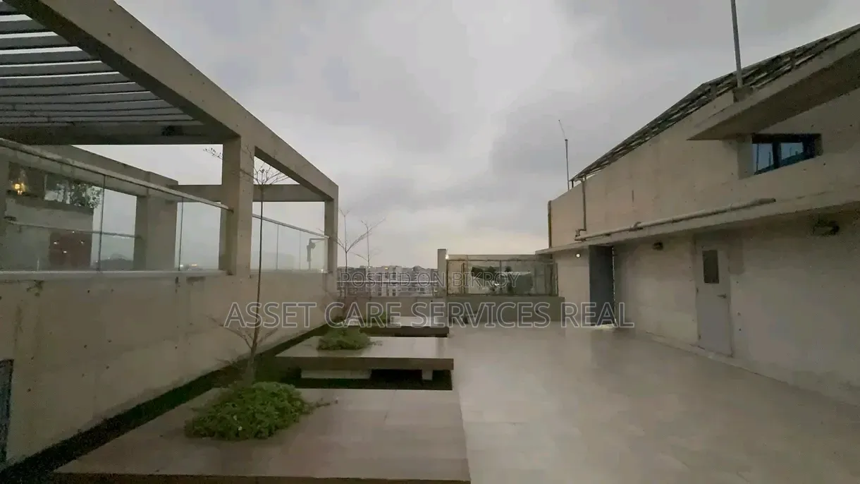 5-Bedroom Apartment in Gulshan for sale