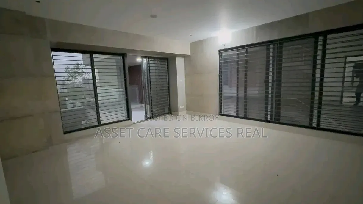 5-Bedroom Apartment in Gulshan for sale