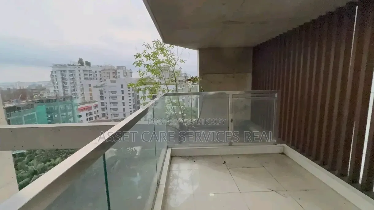5-Bedroom Apartment in Gulshan for sale