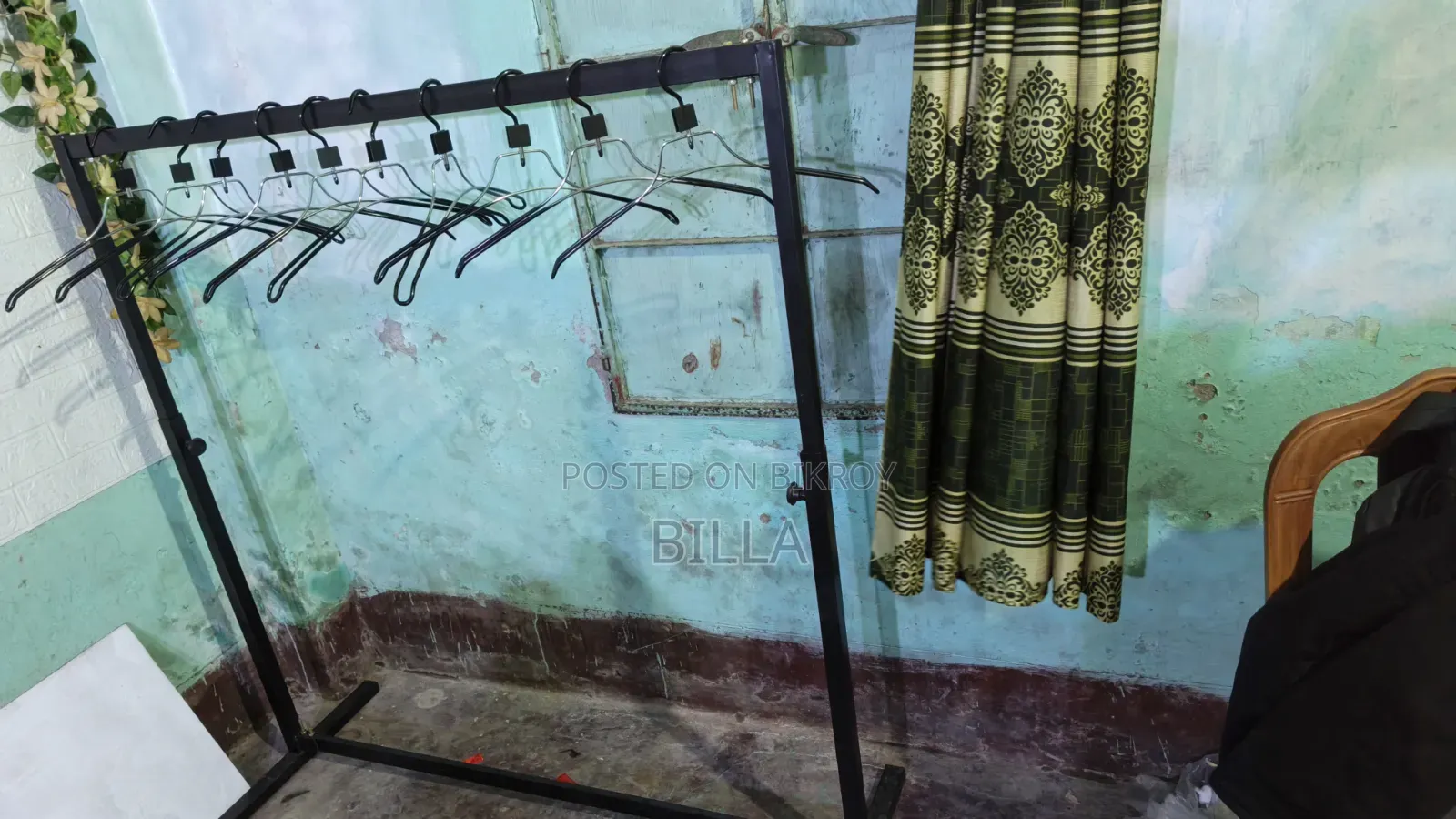 এটা একেবারে নতুন ৩৬০০ টাকা কেনা হয়েছিল ২৪০০ টাকা বিক্রি করব