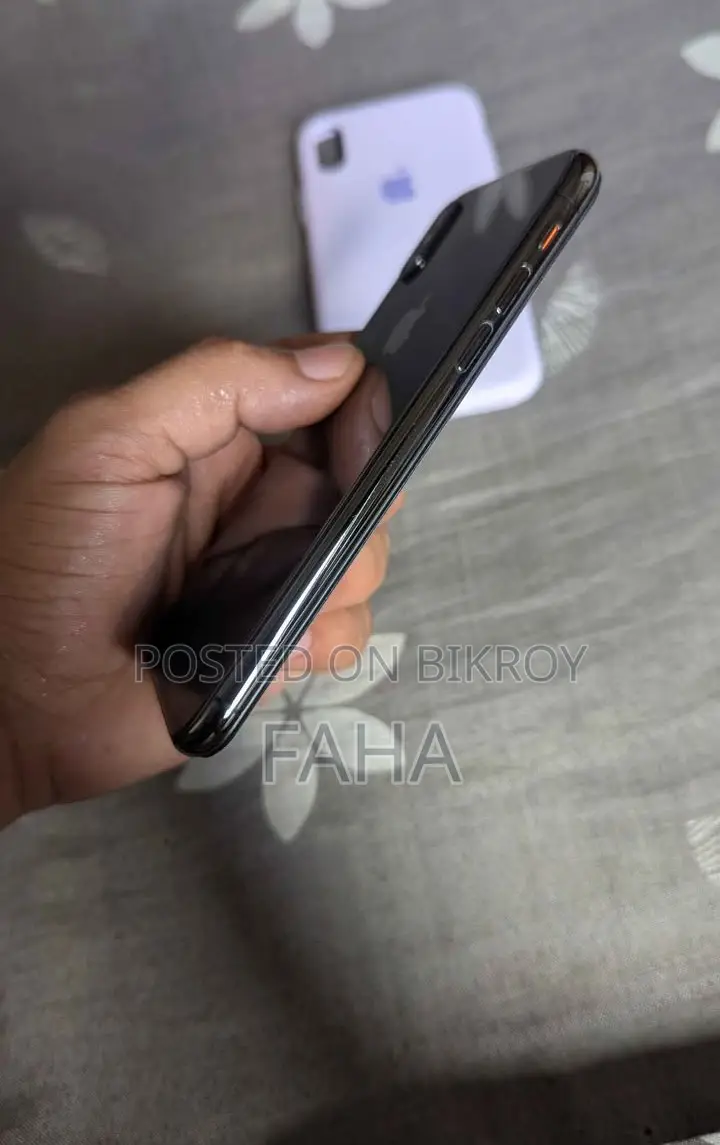 অ্যাপল আইফোন এক্স ৬৪ জিবি ব্ল্যাক