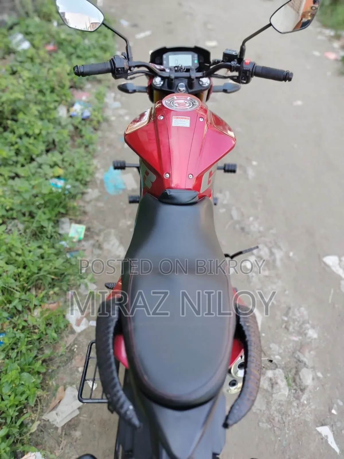 নতুন সুজুকি জিক্সার ২০২৩ লাল
