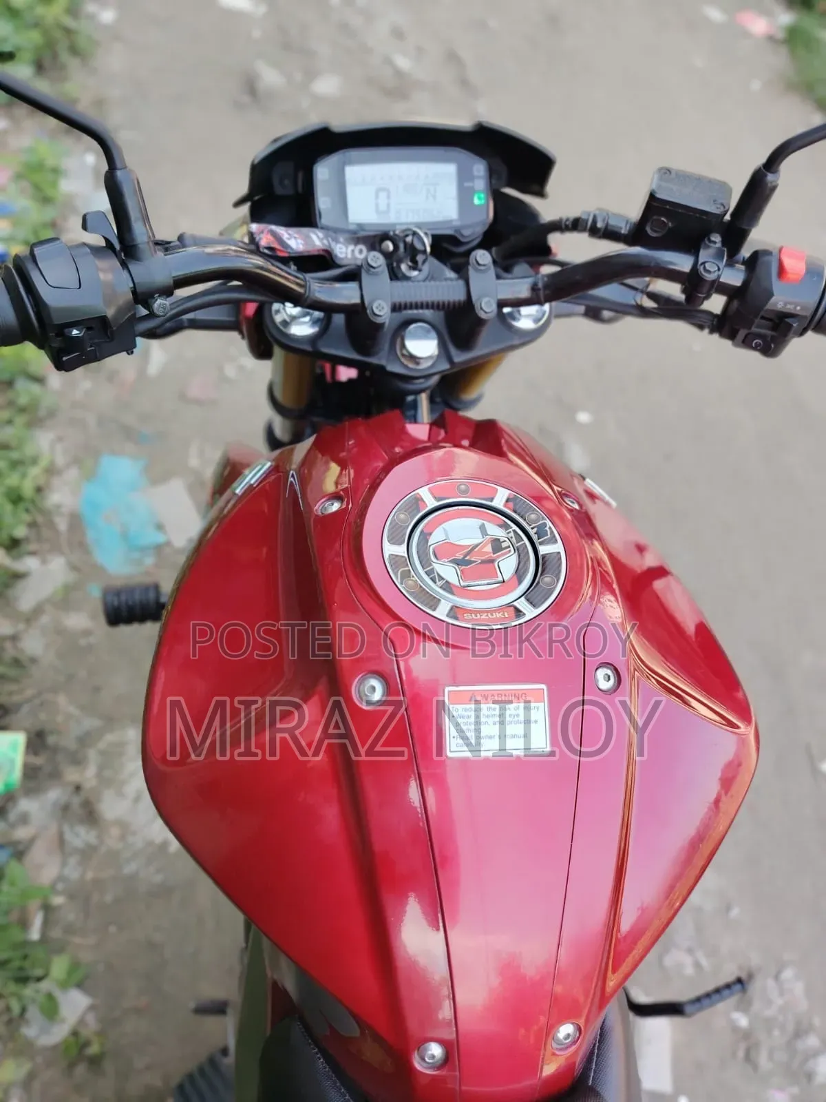 নতুন সুজুকি জিক্সার ২০২৩ লাল