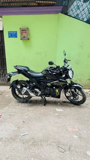 সুজুকি জিক্সার ২০২২ ব্ল্যাক
