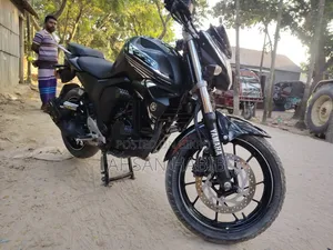 ইয়ামাহা এফজেডএস ভি২ ২০২৪ কালো