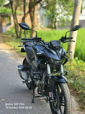 হিরো এক্সট্রিম ১২৫আর ২০২৫ ব্ল্যাক