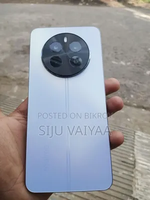 রিয়েলমি ১২ ২৫৬ জিবি নীল