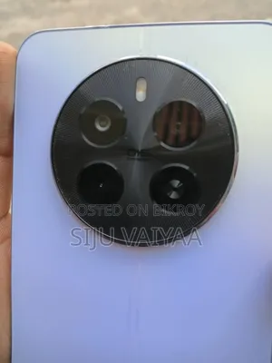 রিয়েলমি ১২ ২৫৬ জিবি নীল