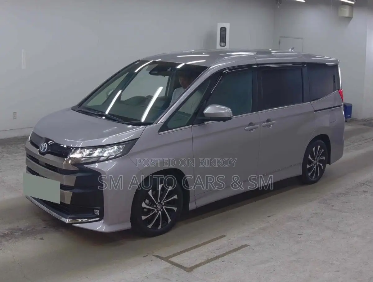 Toyota Noah 2023 Gray