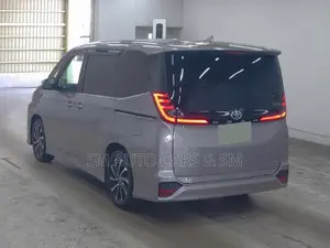 Toyota Noah 2023 Gray