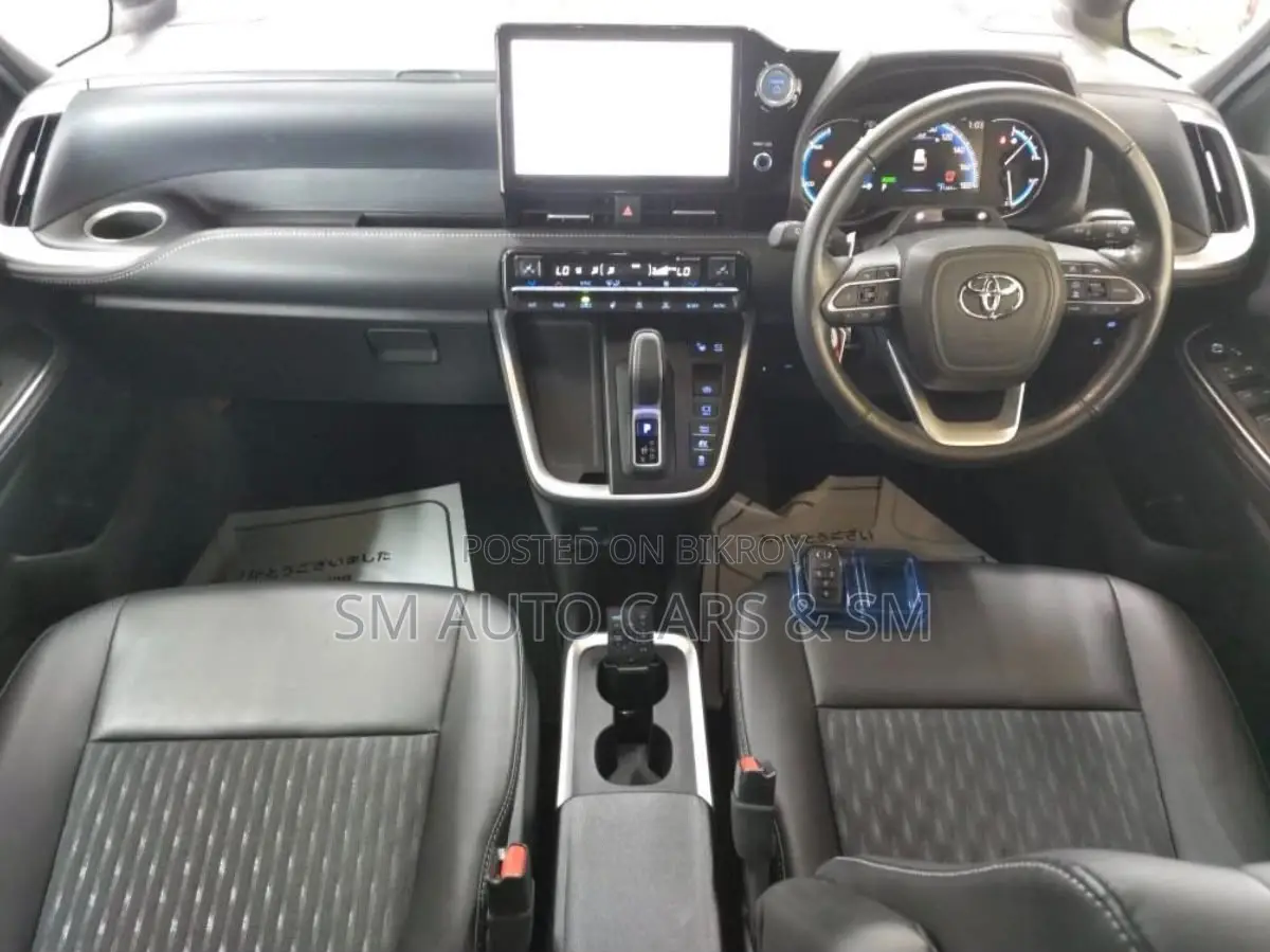 Toyota Noah 2023 Gray