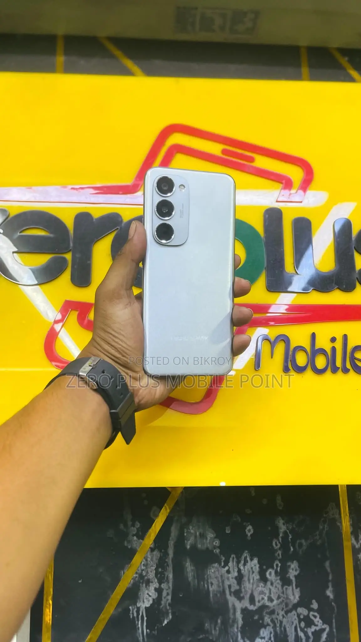 টেকনো স্পার্ক ৪০ প্রো+ ২৫৬ জিবি সিলভার