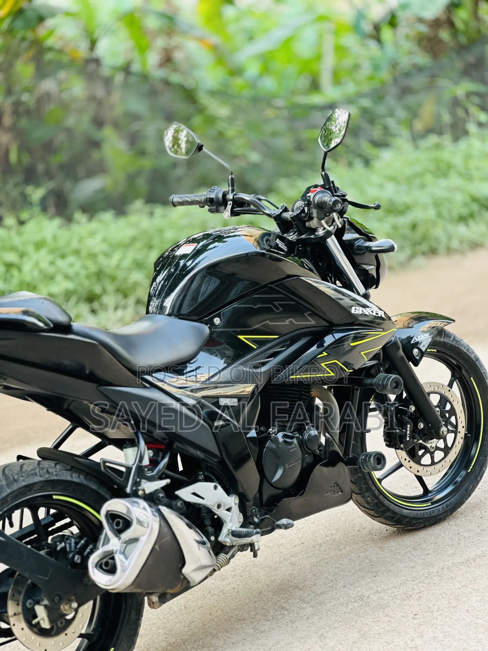 সুজুকি জিক্সার ২০২৪ কালো