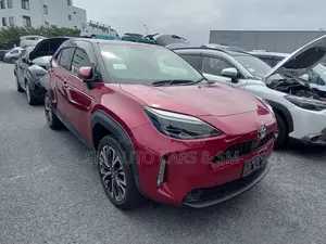 Toyota Yaris Cross 1.5 Hybrid Front-Wheel Drive 2021 Red