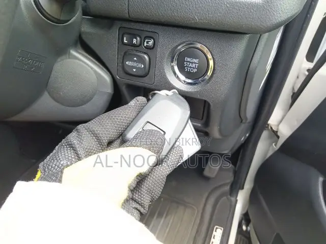 Toyota HiAce 2022