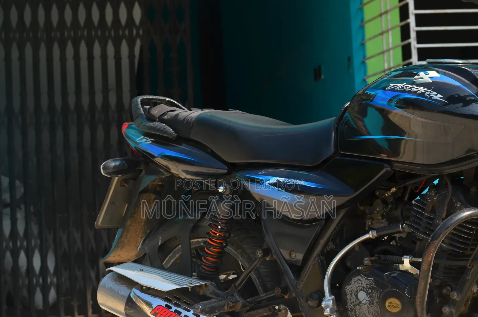 বাজাজ ডিসকভার ১৩৫ ২০১১ কালো