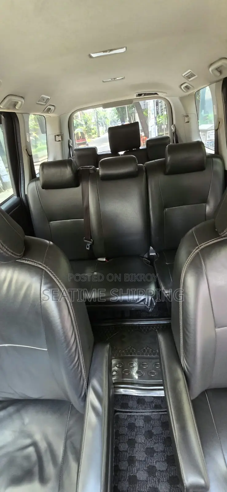 Toyota Noah 2.0 158hp Front-Wheel Drive (8 Seater) 2013 Gray
