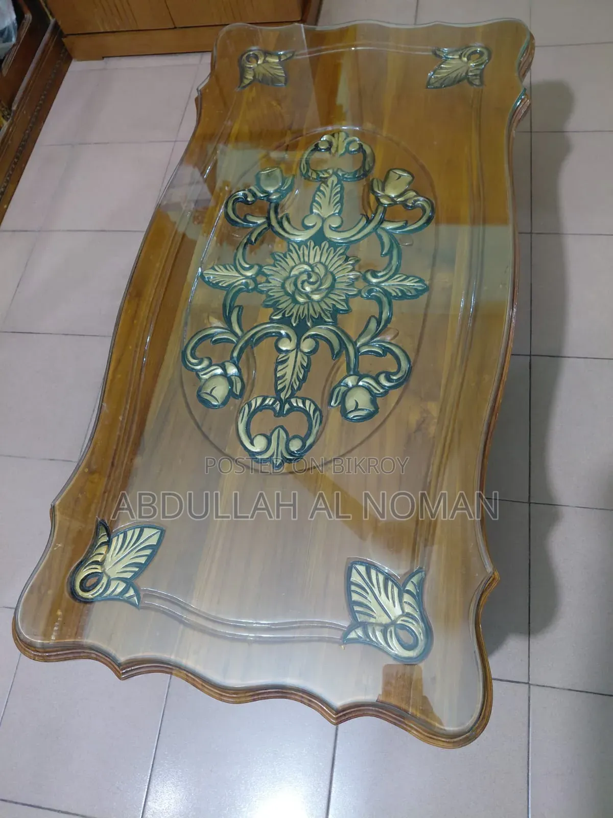 ভিক্টোরিয়া টি টেবিল