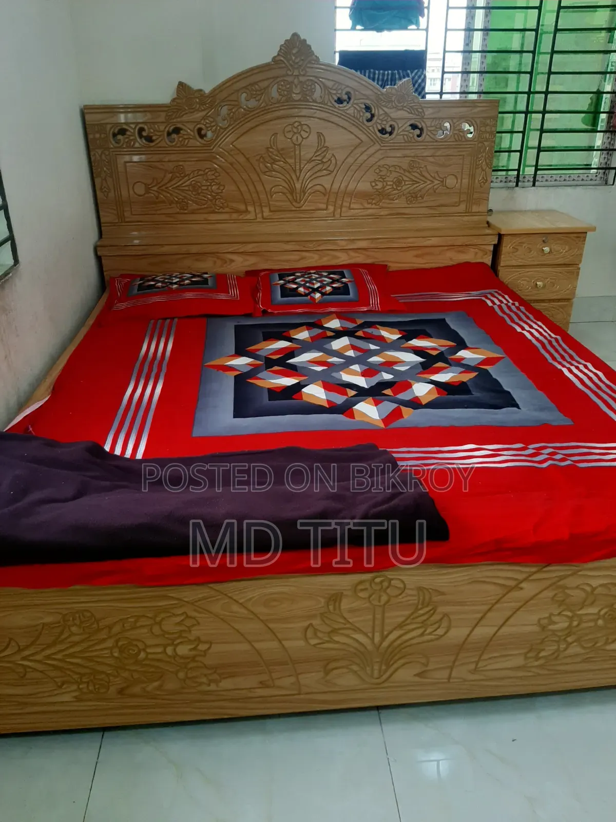 নতুন খাট বক্স সহ বিক্রি হবে দুই মাস ব্যবহার করা হয়েছে চমৎকার ডিজাইন