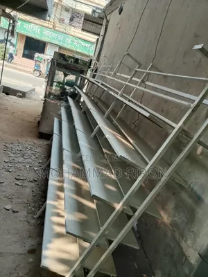 দোকানে ব্যবহৃত সেল্ফ/রেক বিক্রি করা হবে