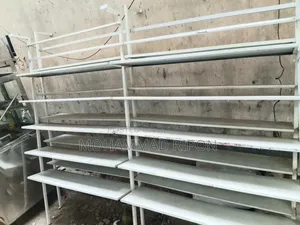 দোকানে ব্যবহৃত সেল্ফ/রেক বিক্রি করা হবে