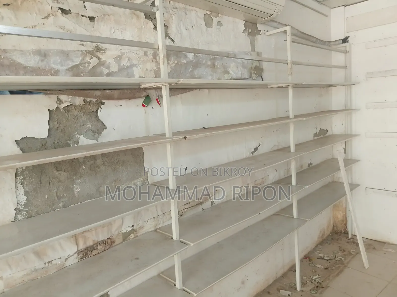 দোকানে ব্যবহৃত সেল্ফ/রেক বিক্রি করা হবে