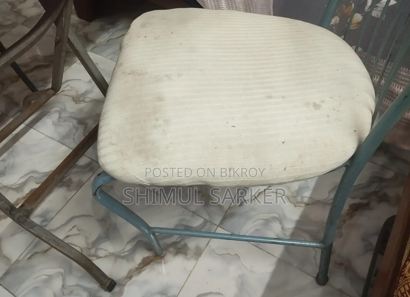 Foldable Reading Table With 2 Iron Chairs