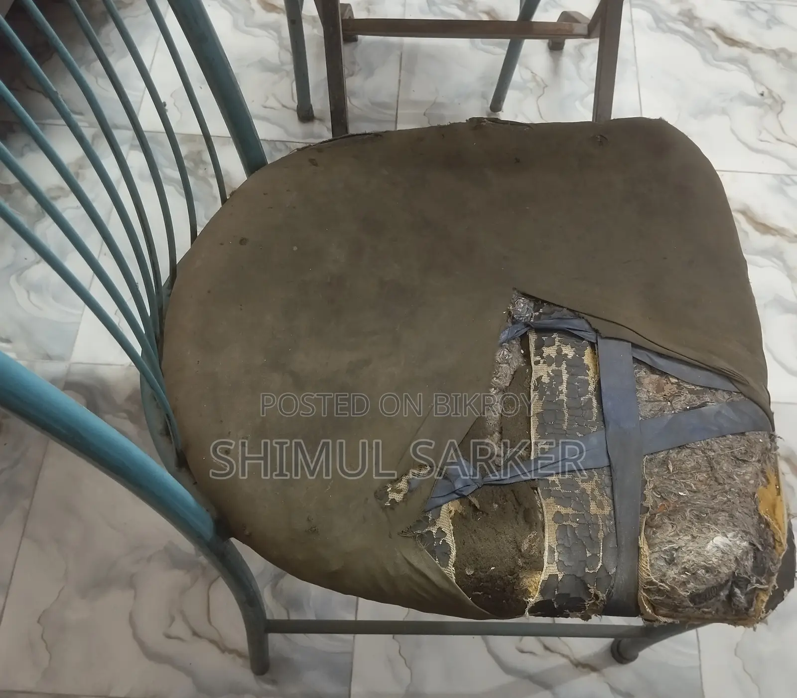 Foldable Reading Table With 2 Iron Chairs